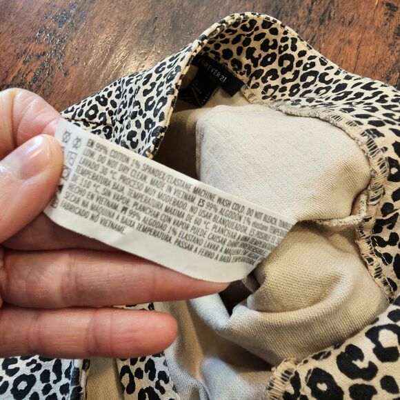 FOREVER 21 Mini Skirt Size S Neutral Cheetah Animal Print Chic 90's Punk Stretch - Picture 6 of 8